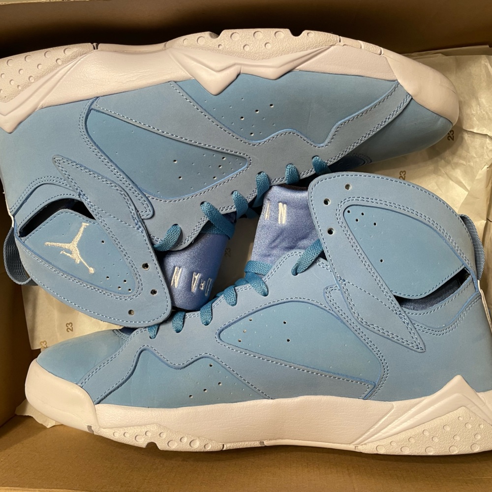 **SOLD**Nike Air Jordan Retro 7 Pantone